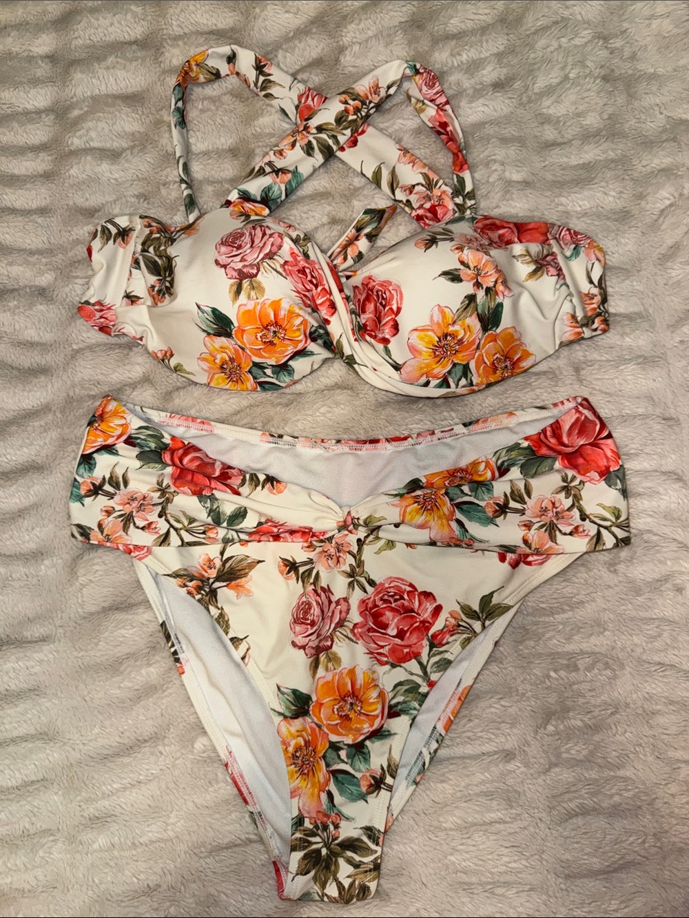 Cupshe White Floral Bikini Set with Roses